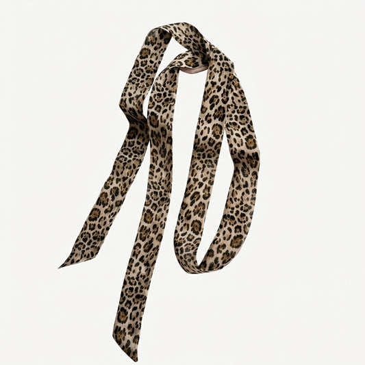 Seidenschal mit braunem Leopardenmuster